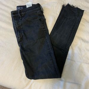 Abercrombie & Fitch Ultra High Rise Skinny Jean